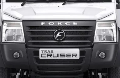 Modern and attractive front fascia with new bumper and integrated fog lamps (optional)